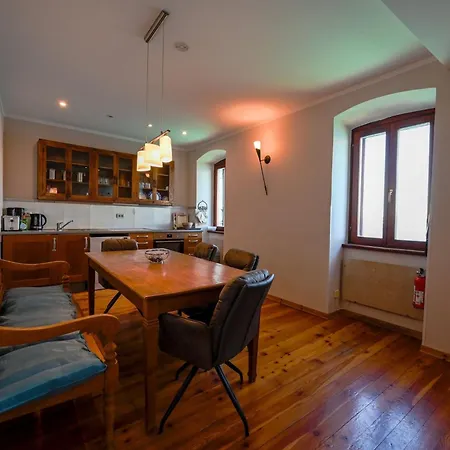 Seaside Escape Old Town Apartman